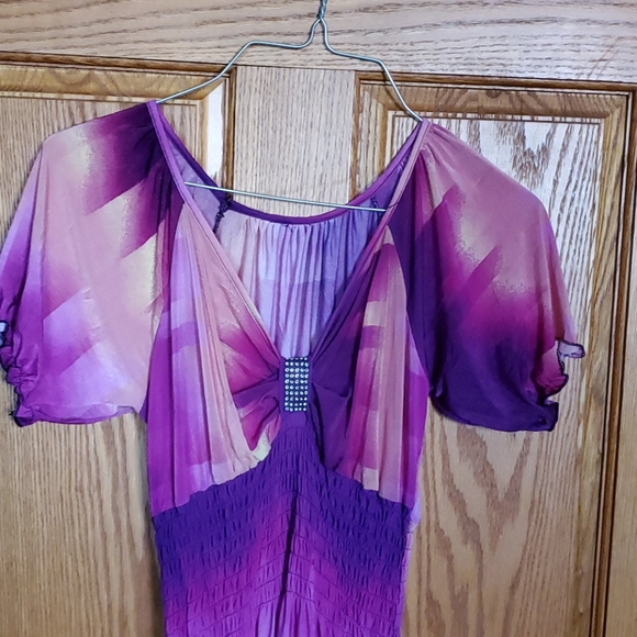 Dresses & Skirts - BEAUTIFUL MAXI DRESS